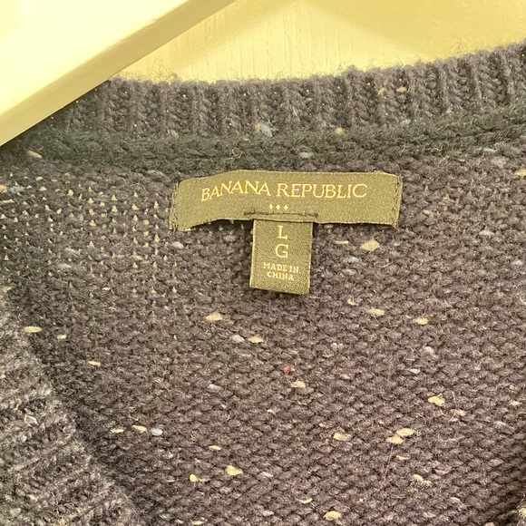 Banana Republic V-neck Sweater with lambs wool - Picture 2 of 3